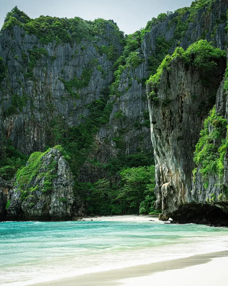 colours of phuket 3